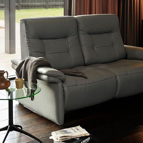 Sofá Relax Stressless Mary con reposacabezas ajustable